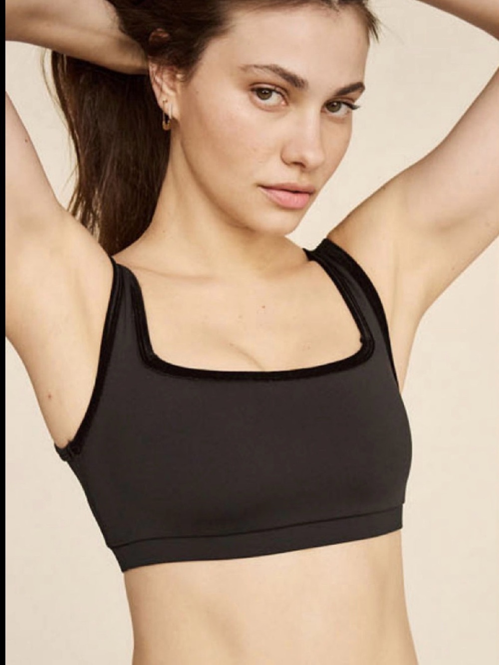 Strut this velvet trimmed bra